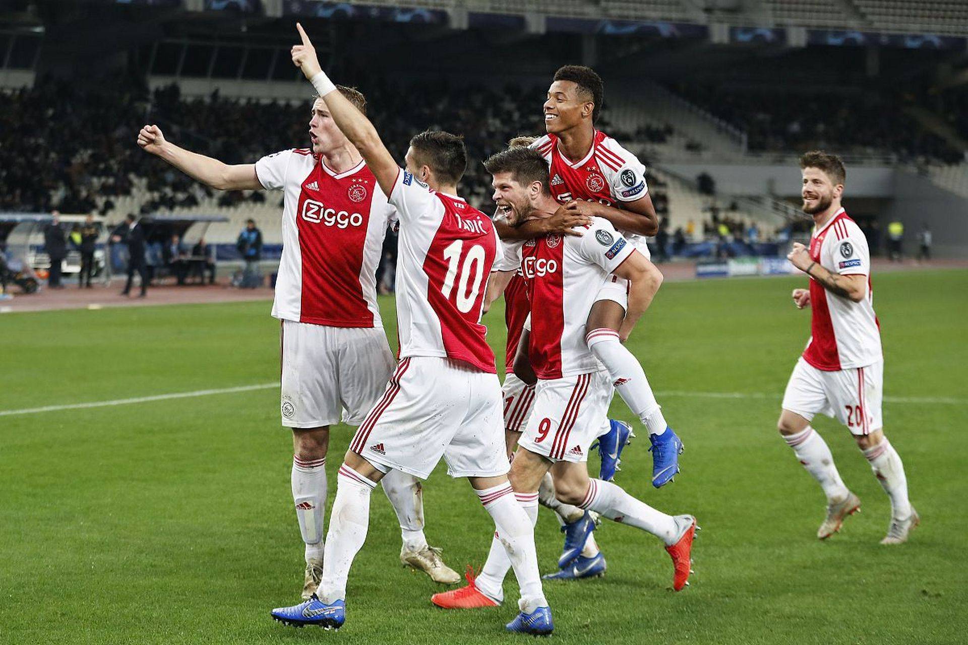 法甲赛程吃紧，埃因霍温关键时刻门线救险，引发热议，资深球员宣示担当