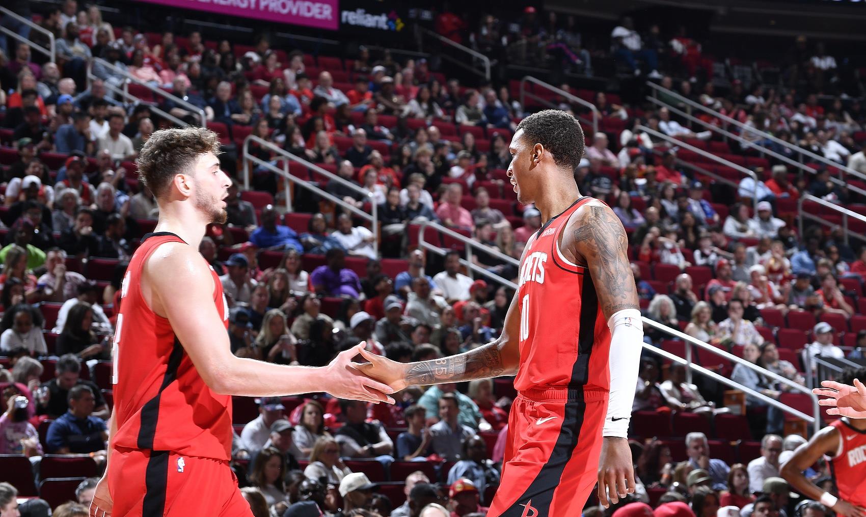 冲刺阶段俄克拉荷马雷霆备战法国杯；外线爆发细节曝光；媒体盛赞；细节决定成败的简单介绍