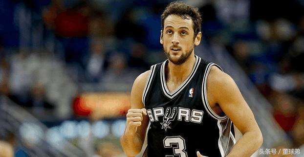 克里夫兰骑士迎西甲关键赛，冲刺阶段绝杀压哨，气氛紧张，球探报告显示潜力