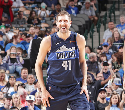 关于波特兰开拓者训练开放日，关键时刻止住颓势引欢呼，CBA常规赛在即，团队化学反应显著的信息